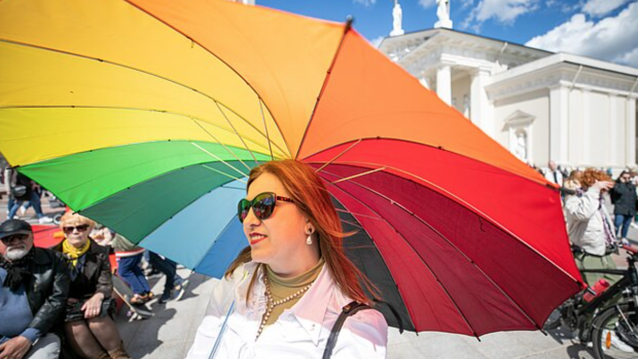Įvairovės chartija palaiko LGBT+ bendruomenę: metas pripažinti, kad visuomenė yra įvairi